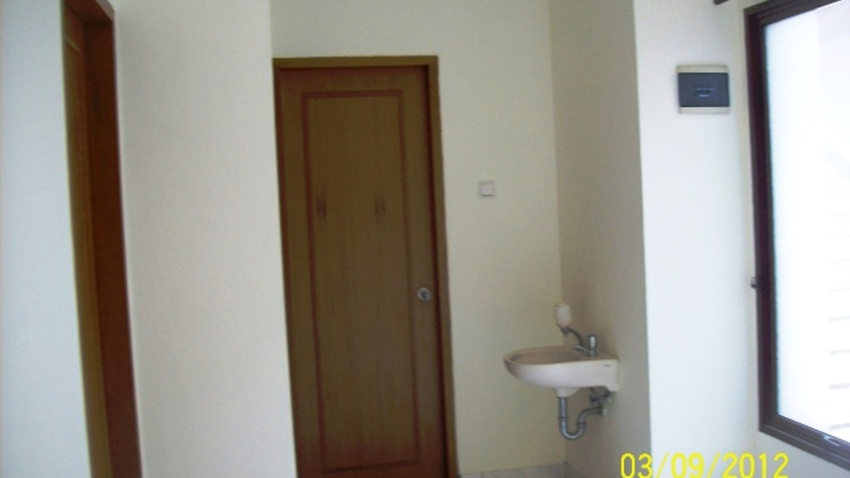 Rumah siap huni,minimalis,dalam cluster di Sektor 9 bintaro Jaya