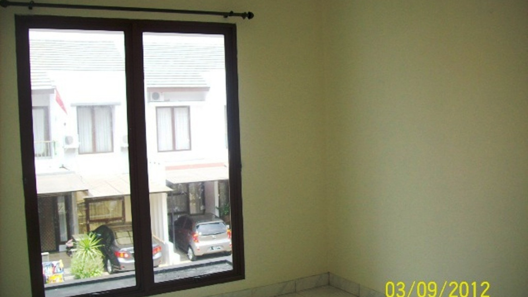 Rumah siap huni,minimalis,dalam cluster di Sektor 9 bintaro Jaya