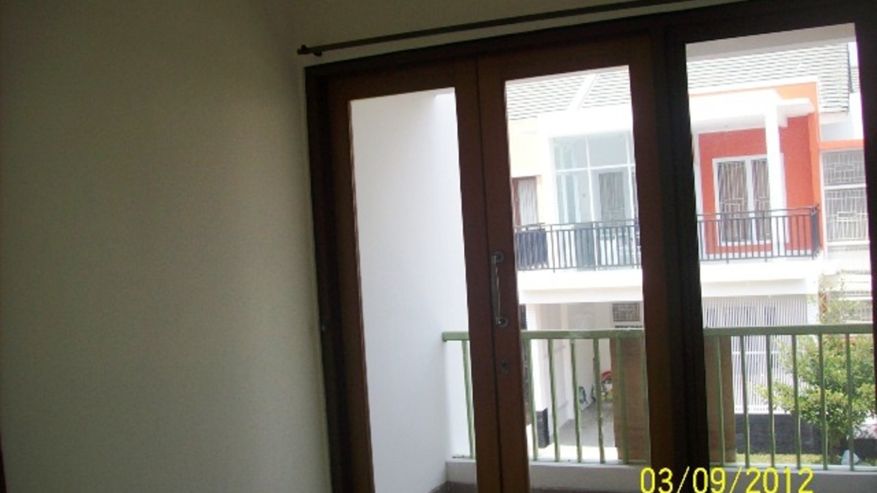 Rumah siap huni,minimalis,dalam cluster di Sektor 9 bintaro Jaya