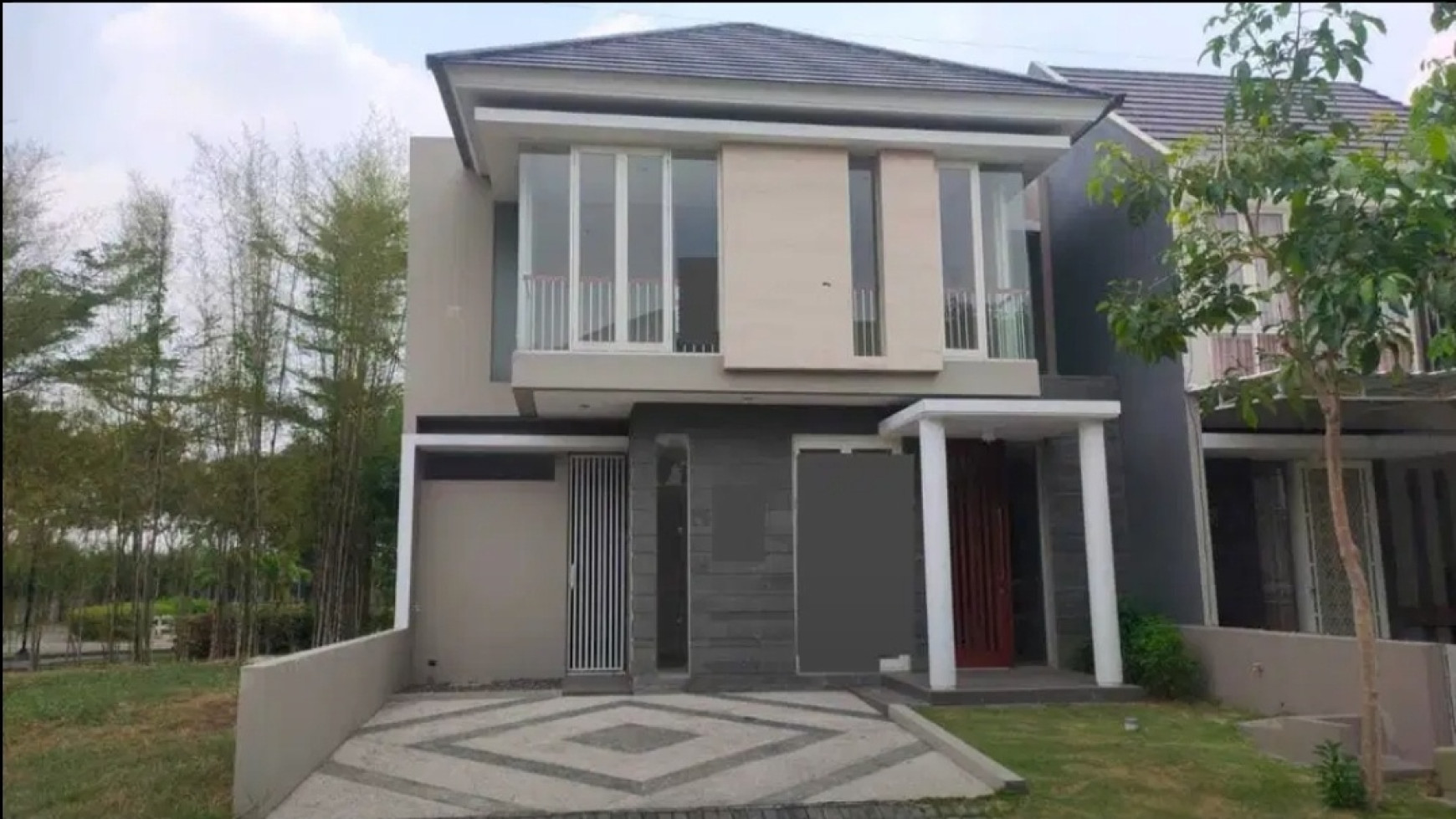 Dijual Rumah The Greenlake Citraland Surabaya- TerLUAS 9'15 - K.Tidur 4+1 - Best Price