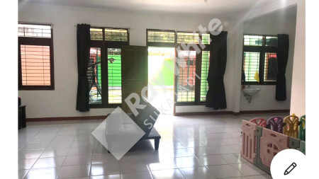 Dijual Rumah Villa di Graha Puspa