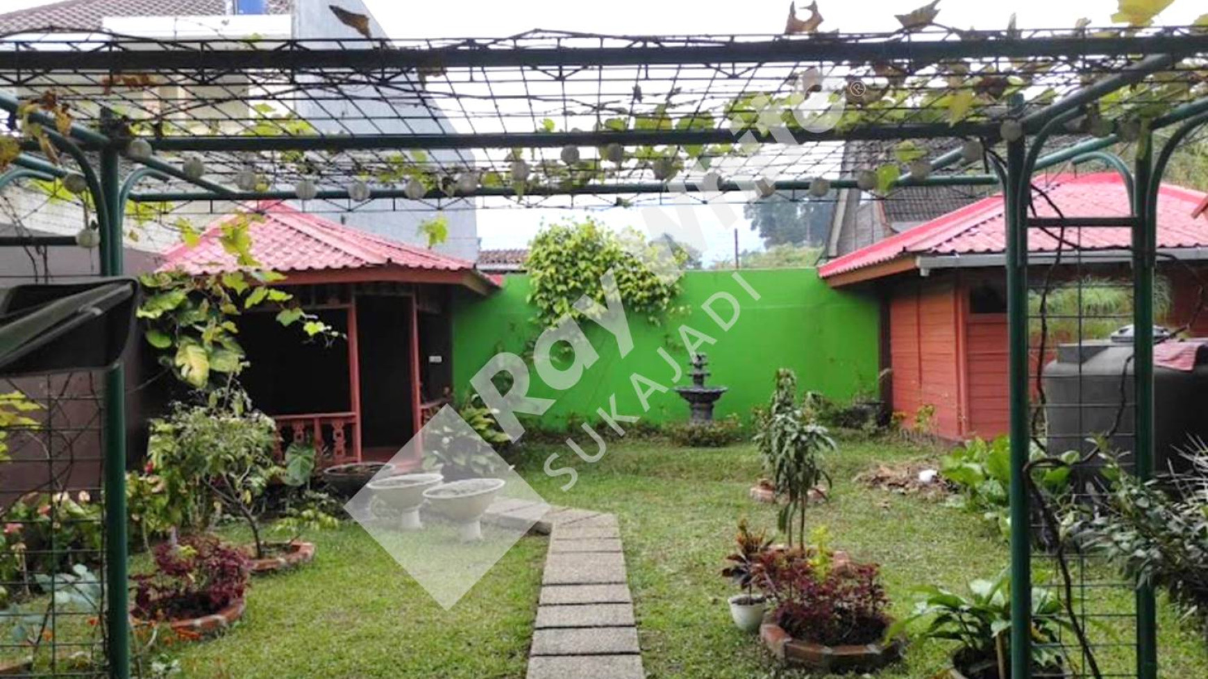 Dijual Rumah Villa di Graha Puspa