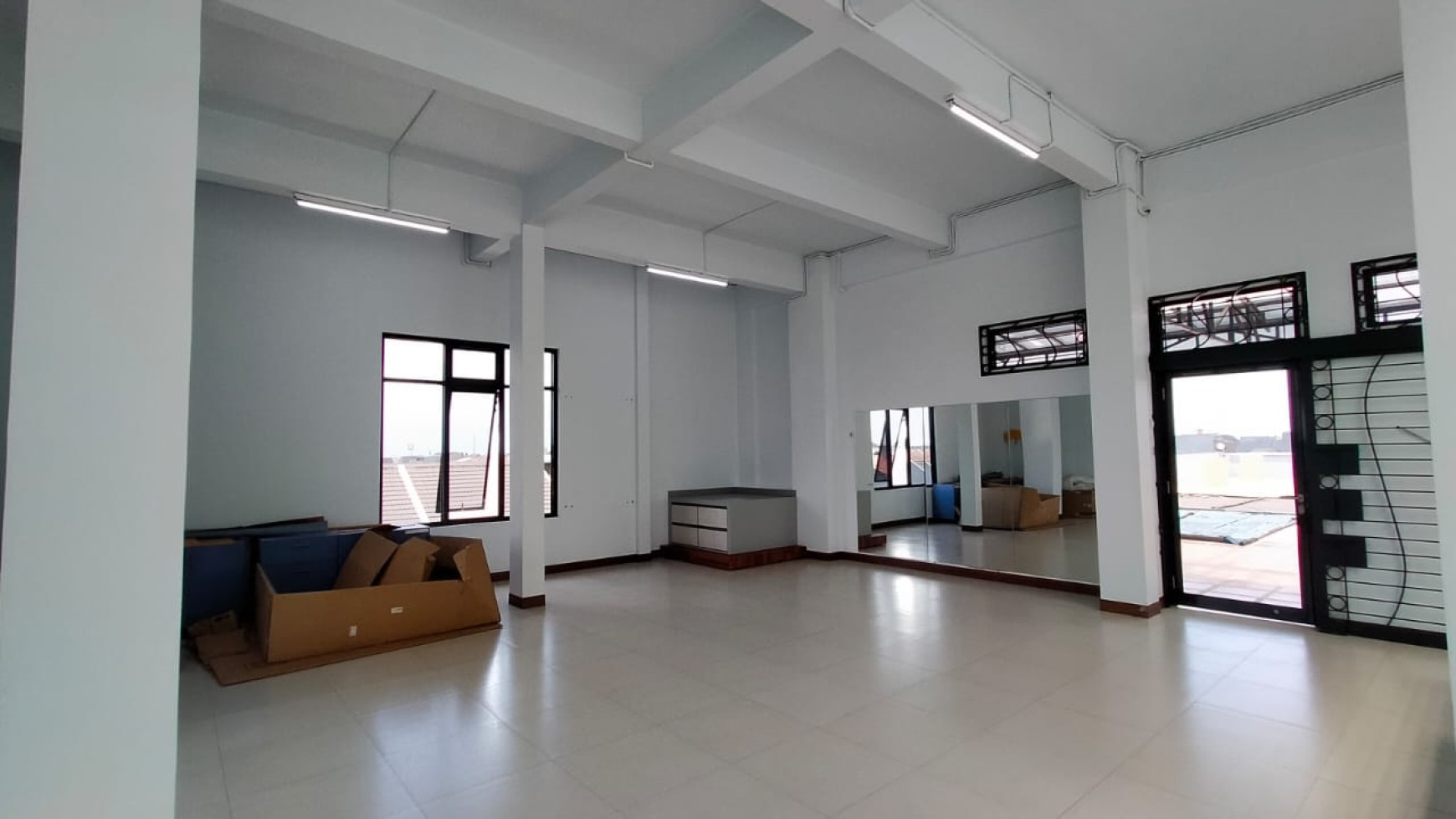 Rumah Mewah Full Furnished di Komplek Batununggal, Bandung