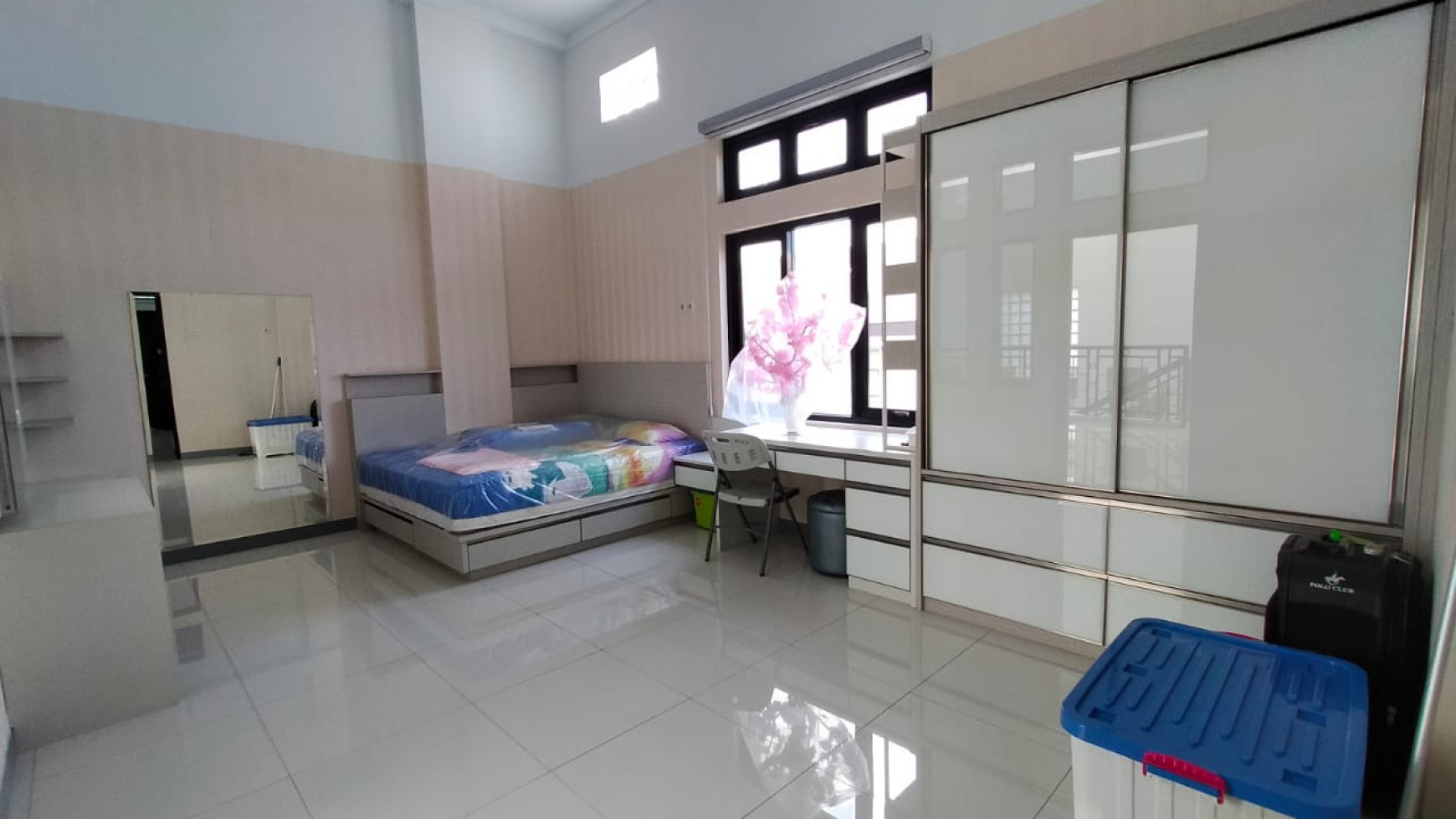 Rumah Mewah Full Furnished di Komplek Batununggal, Bandung