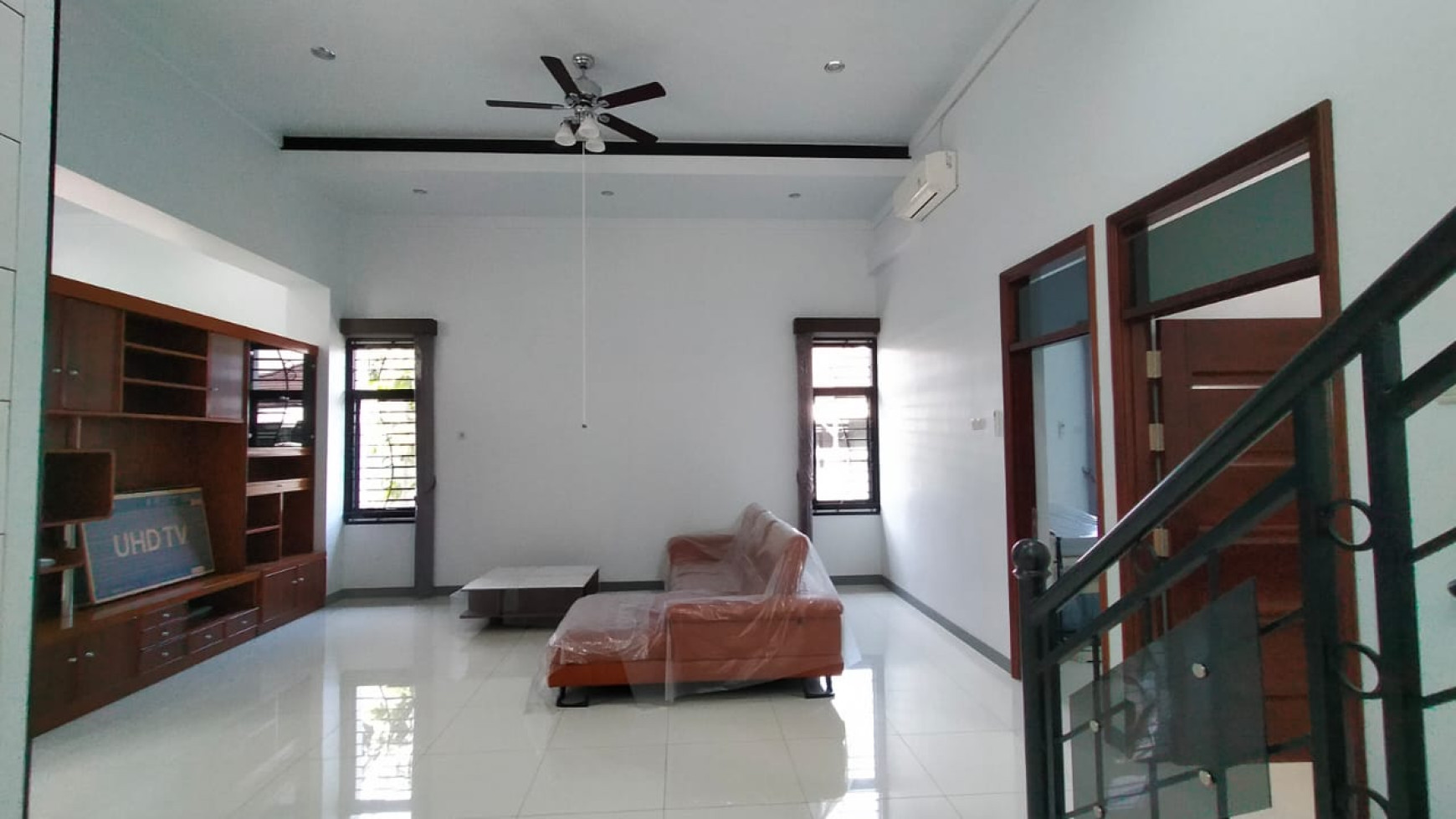 Rumah Mewah Full Furnished di Komplek Batununggal, Bandung