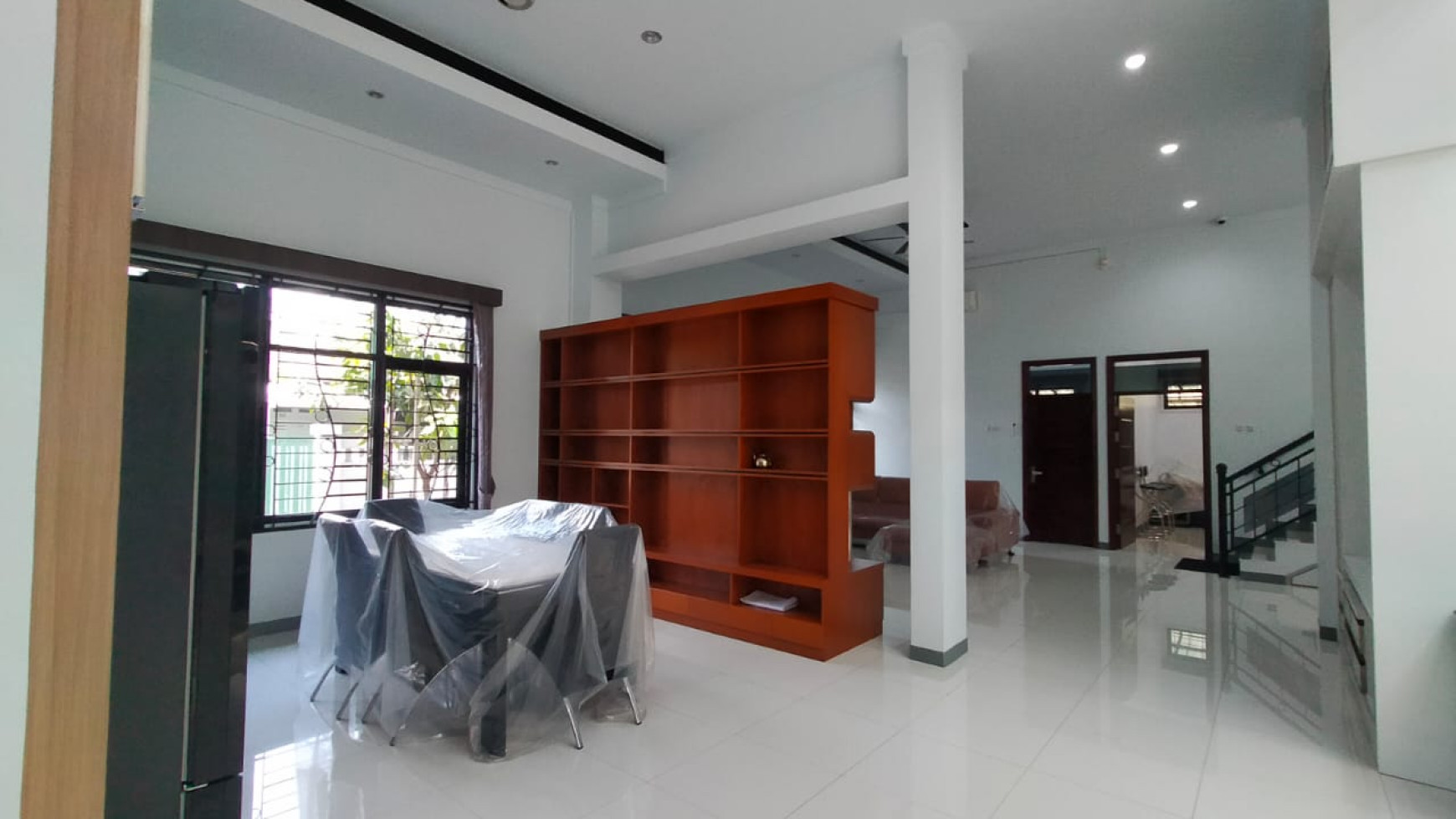 Rumah Mewah Full Furnished di Komplek Batununggal, Bandung