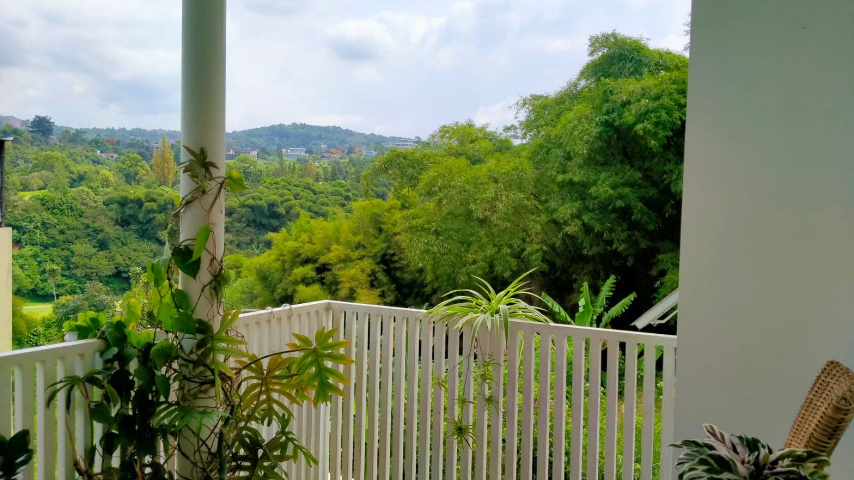 Rumah Nyaman & Terawat di jl Awiligar Raya, Dago