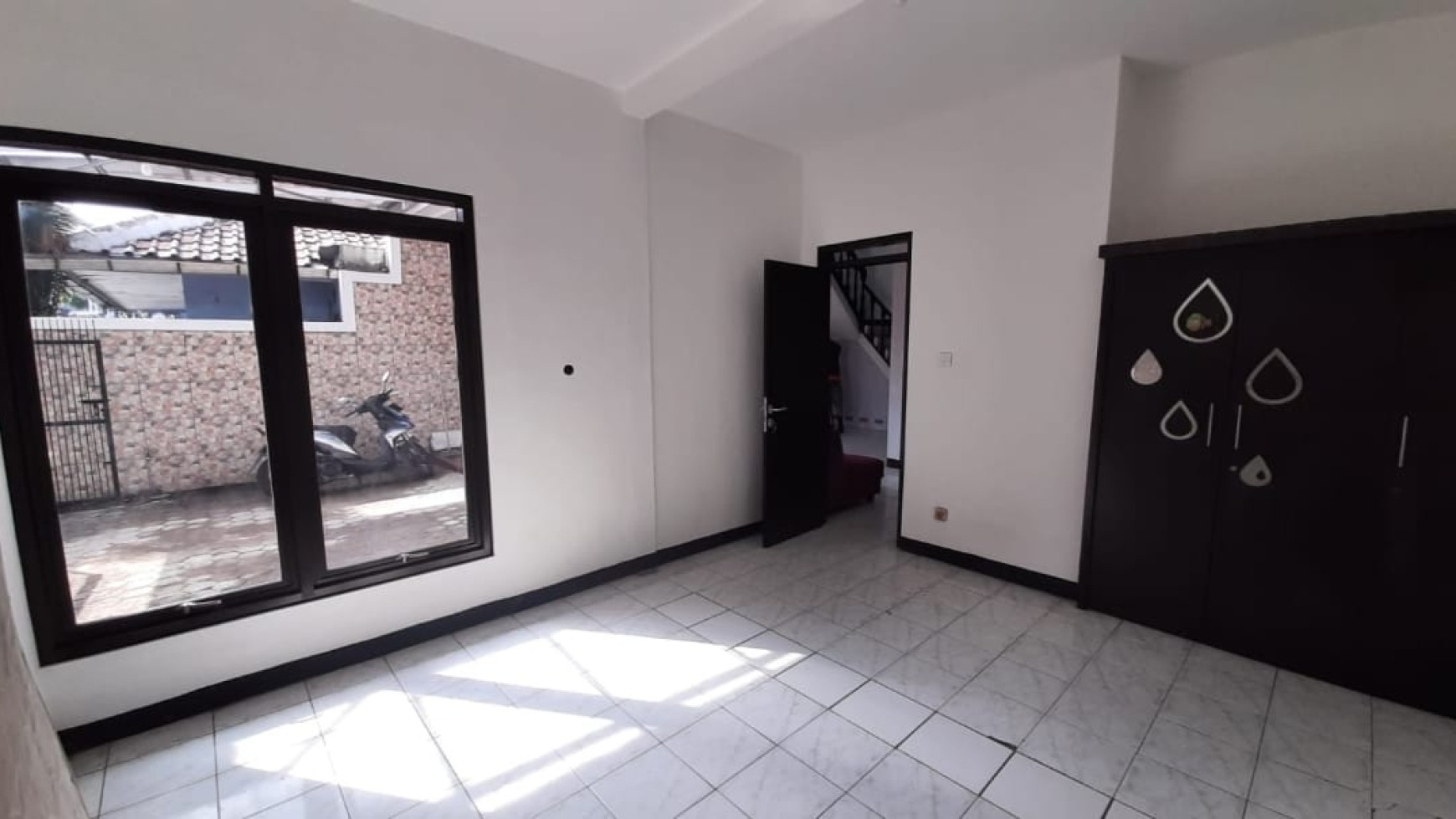 Rumah Asri Semi Furnished di Sayap Moh Toha, Bandung