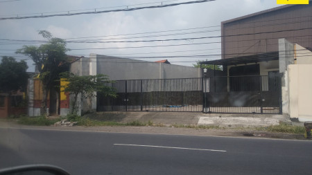 Dijual Gudang SHM di Jalan Raya Gilang Taman Sidoarjo