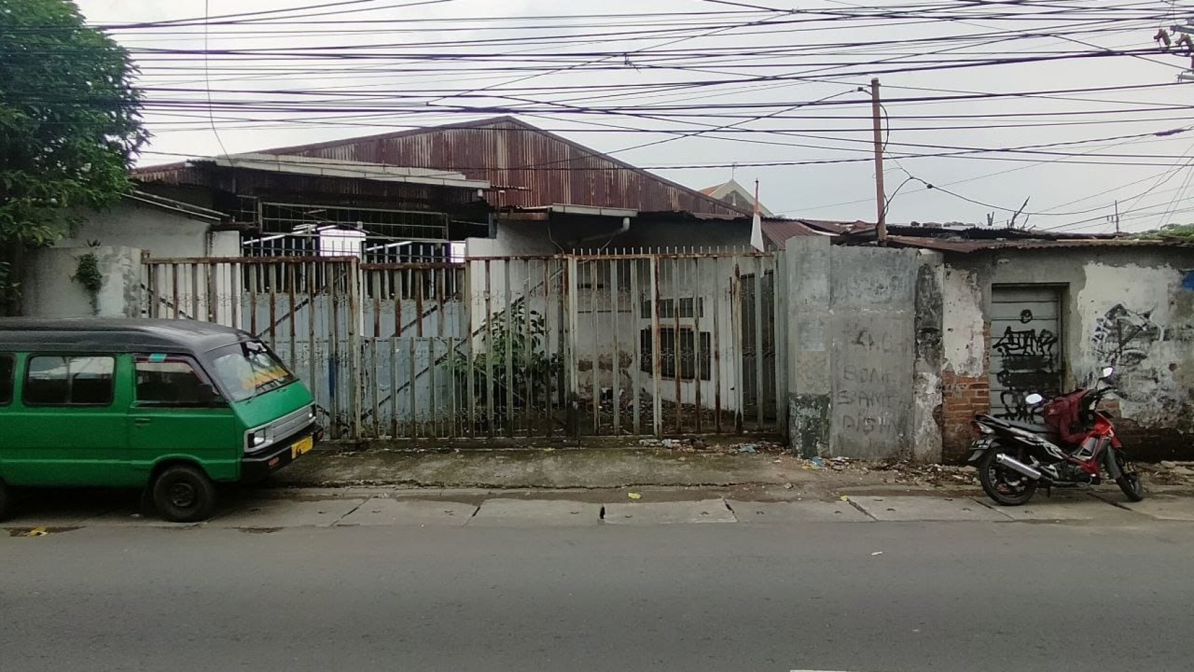 Dijual Gudang Strategis di Jalan Banyu Urip Surabaya Pusat