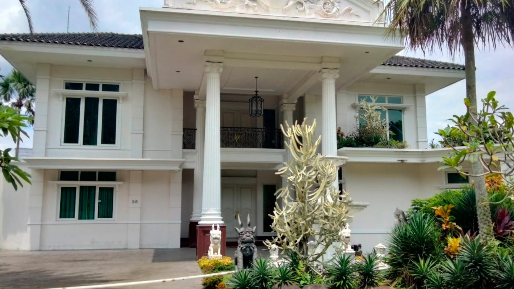 JUAL RUMAH MEWAH SENTUL CITY, BUKIT GOLF HIJAU