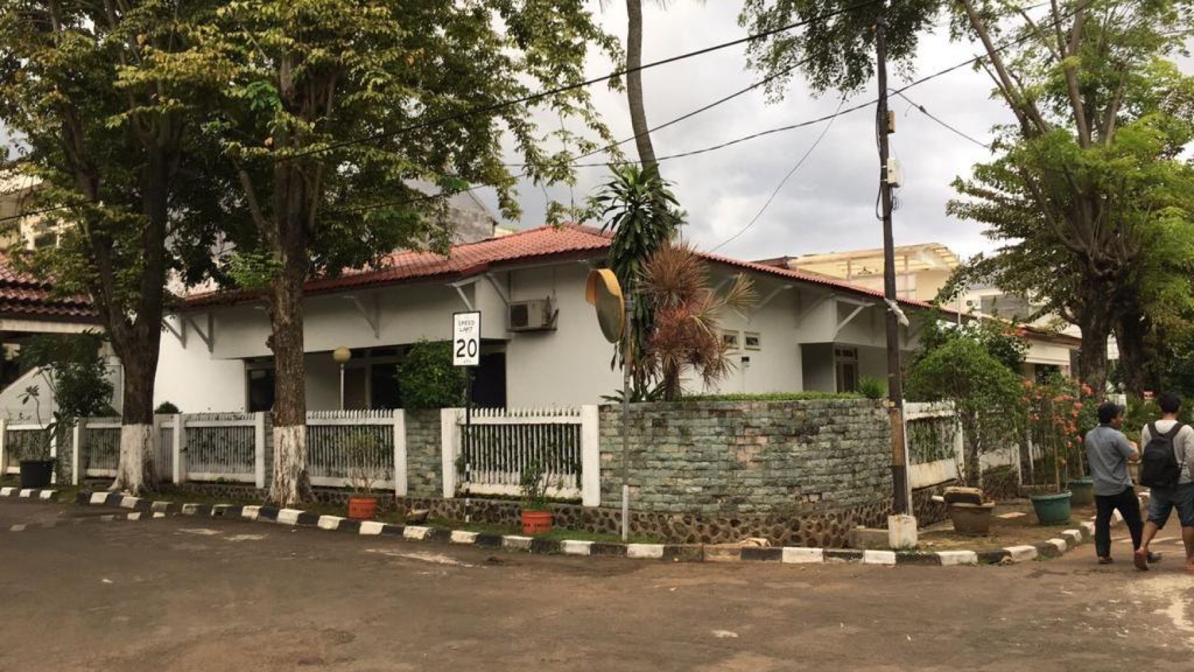 dijual rumah area mampang prapatan loka indah jakarta selatan, strategis, siap huni