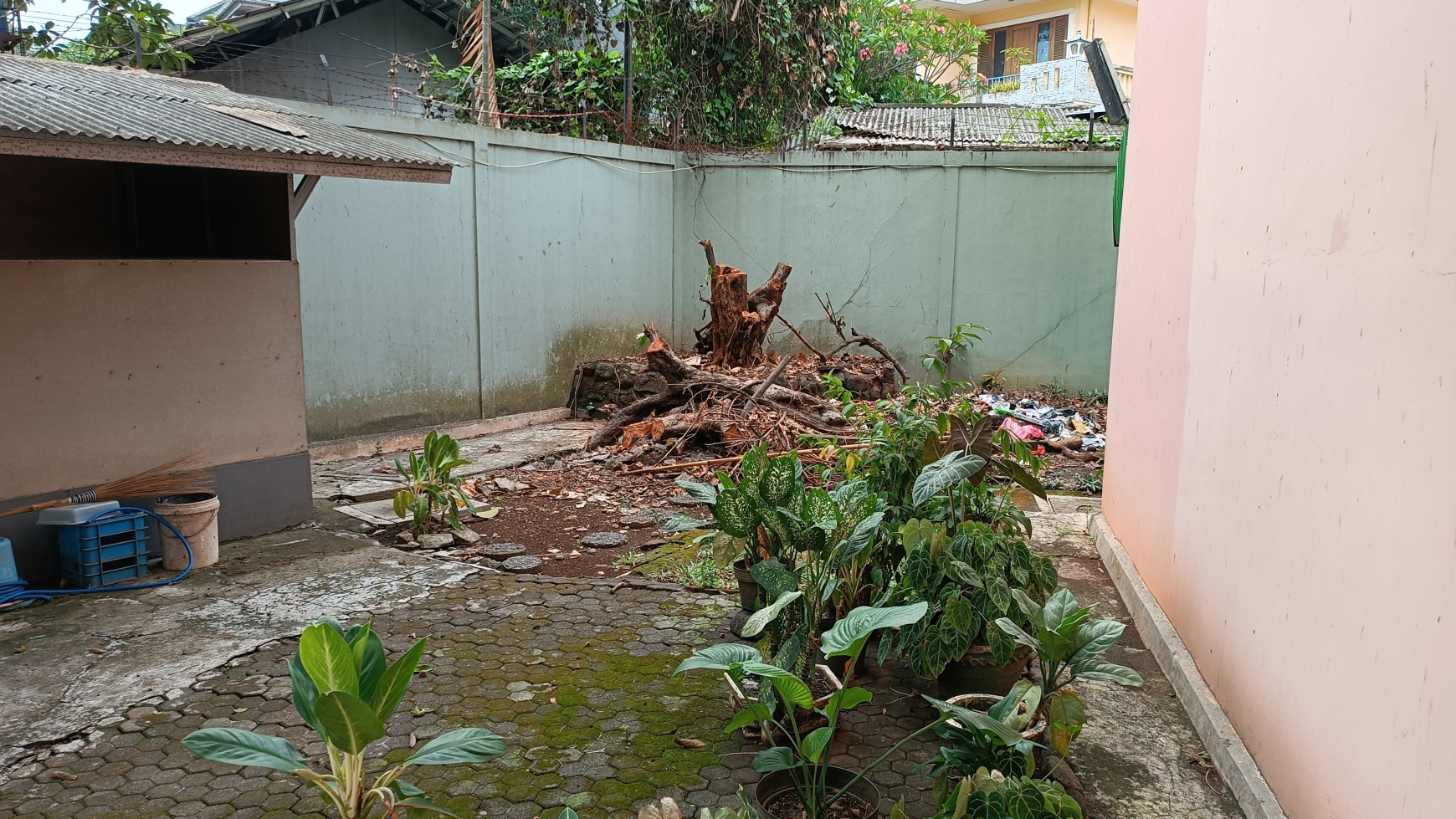 Rumah besar nyaman