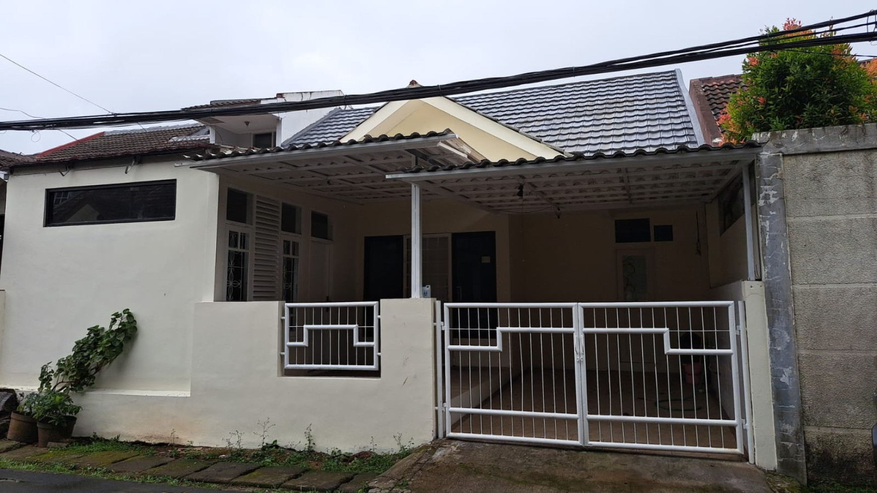Rumah renovasi siap huni Nusa Loka