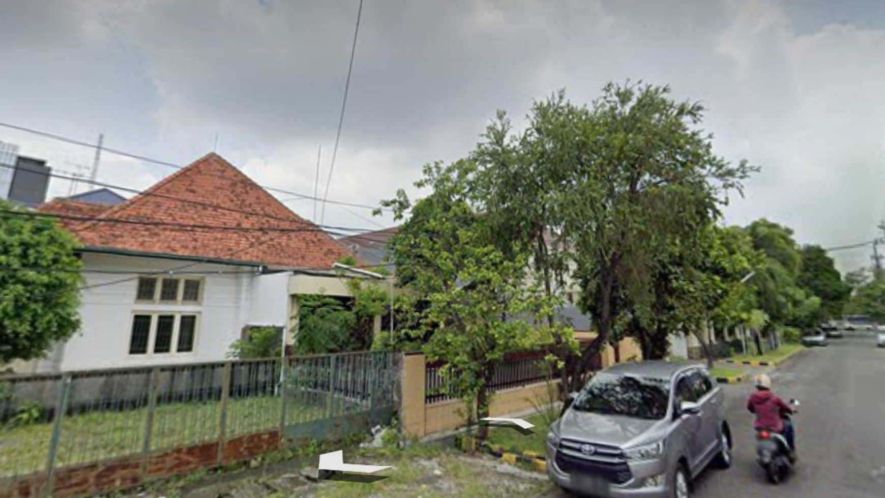 Dijual Rumah Jl. Sumbawa - Gubeng - Surabaya Pusat - Parkiran Mobil LUAS cocok Buat Segala Usaha