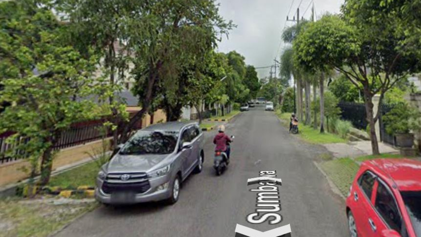 Dijual Rumah Jl. Sumbawa - Gubeng - Surabaya Pusat - Parkiran Mobil LUAS cocok Buat Segala Usaha