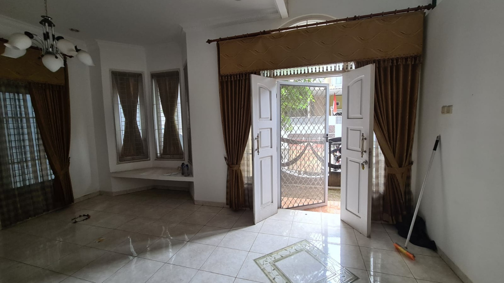 Dijual Rumah Gardenia Estate Banyuwangi - 2 Lantai - Siap Huni