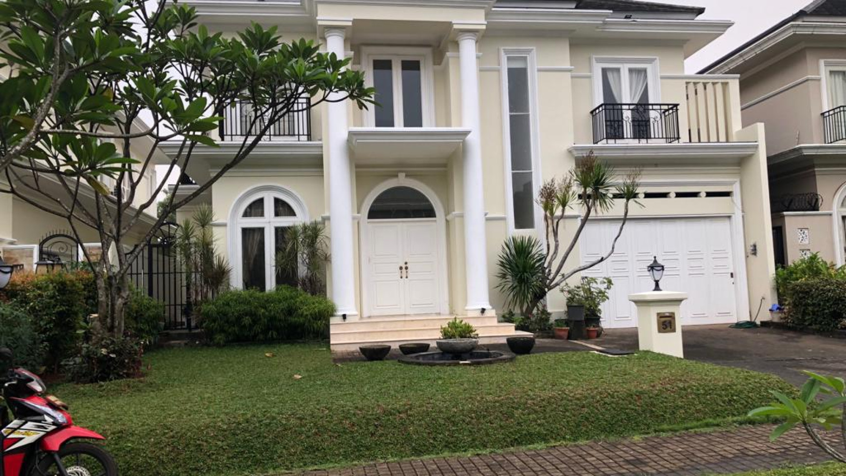 SEWA RUMAH MEWAH Fontainebleau Golf Residence BSD 