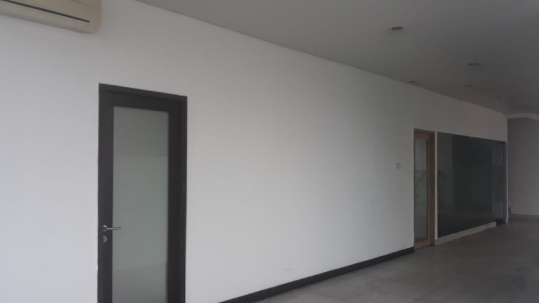 Ruko Hoek dekat mall Tangerang City, Luas 9x20m2