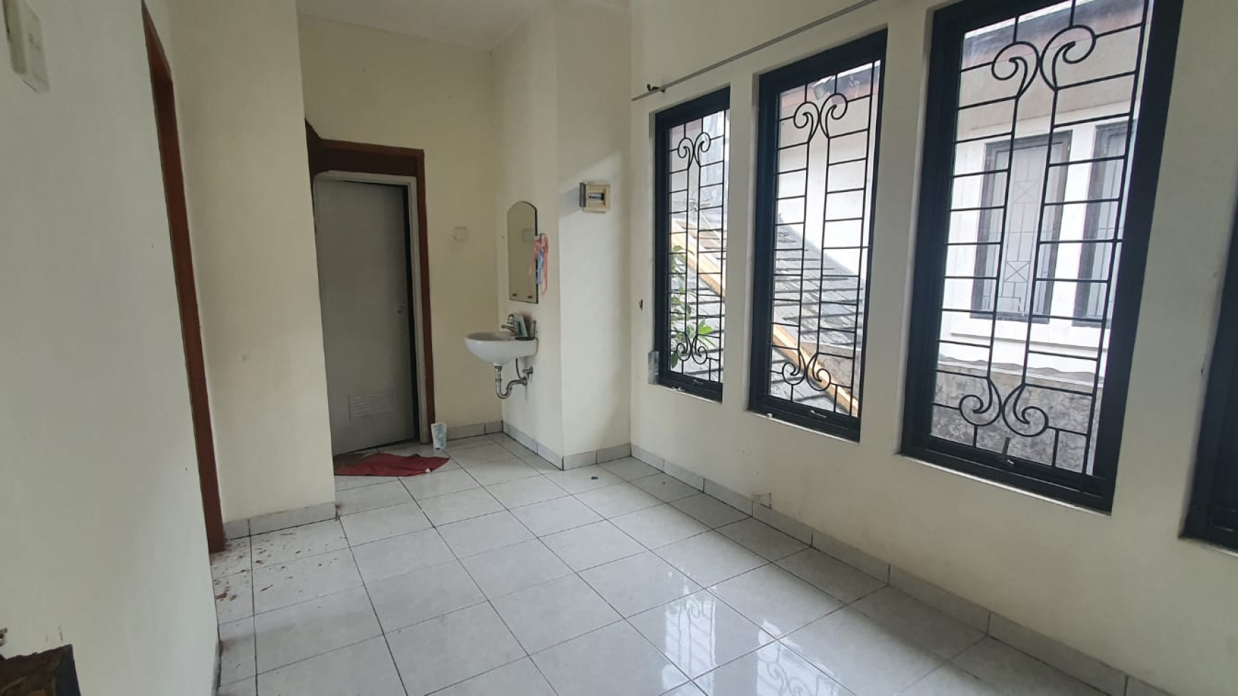 Rumah Bagus Di Emerald Terrace Bintaro Jaya Sektor 9