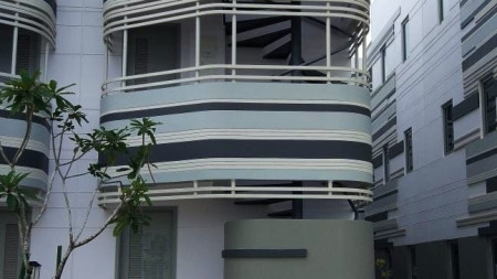 Hot Price. Rumah Kos Kosan Anarta Vanya Park, Bsd