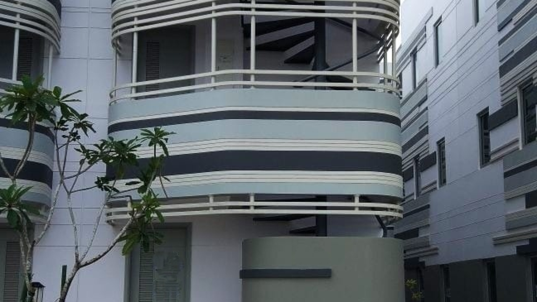 Hot Price. Rumah Kos Kosan Anarta Vanya Park, Bsd