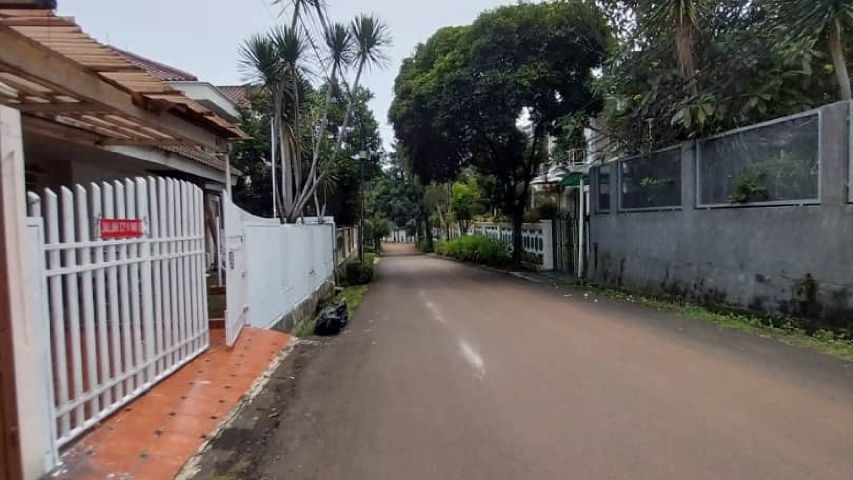 JUAL RUMAH DAERAH STRATEGIS LEBAK BULUS 4,6 ( Nego )