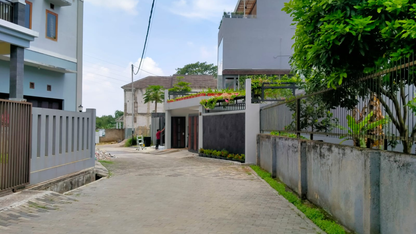 Rumah Asri Siap Huni di jl Lembah Bajuri, Bandung