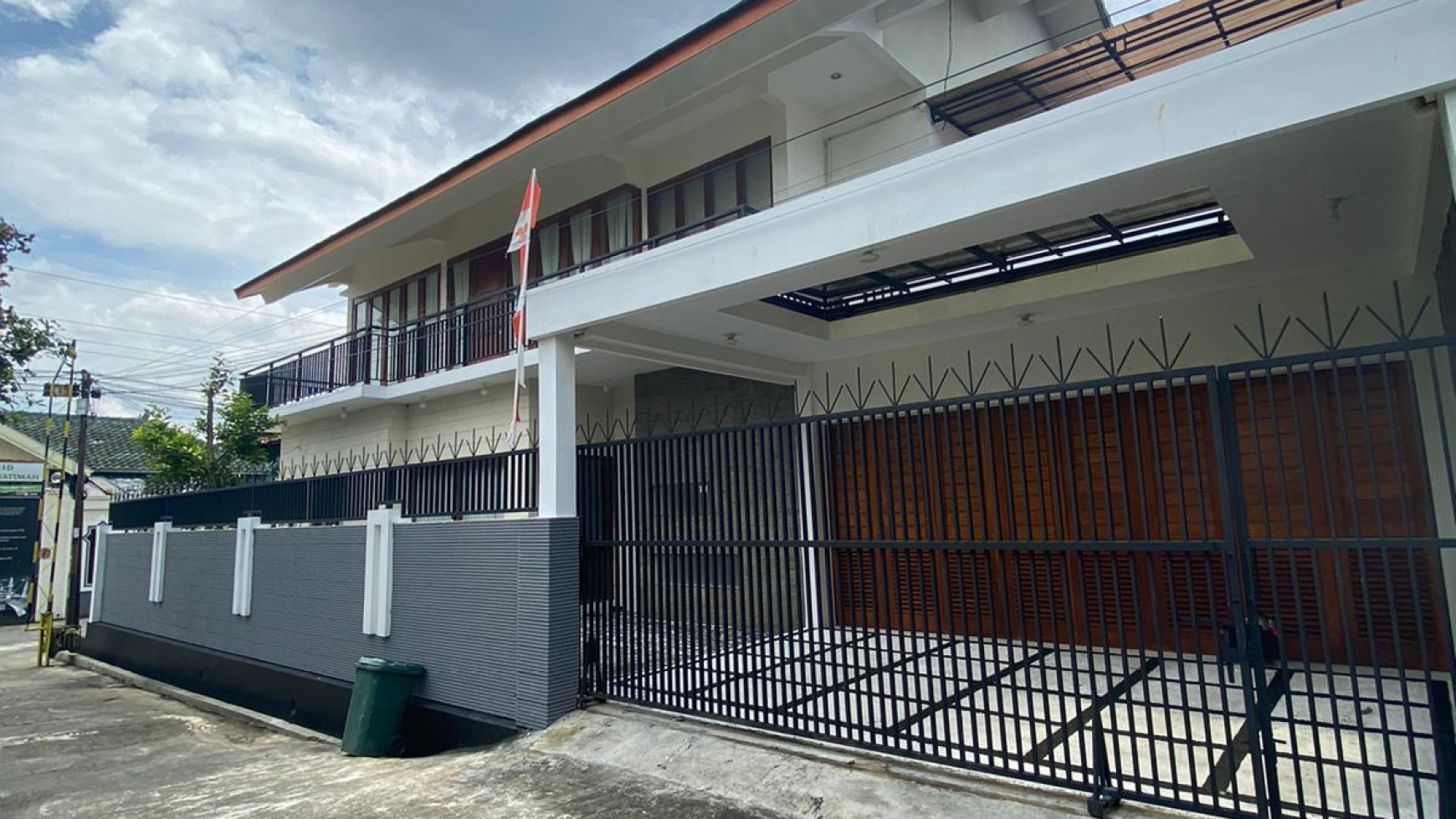 RUMAH MEWAH DI JALAN BANTENG JAYA, JAKAL KM 7,5