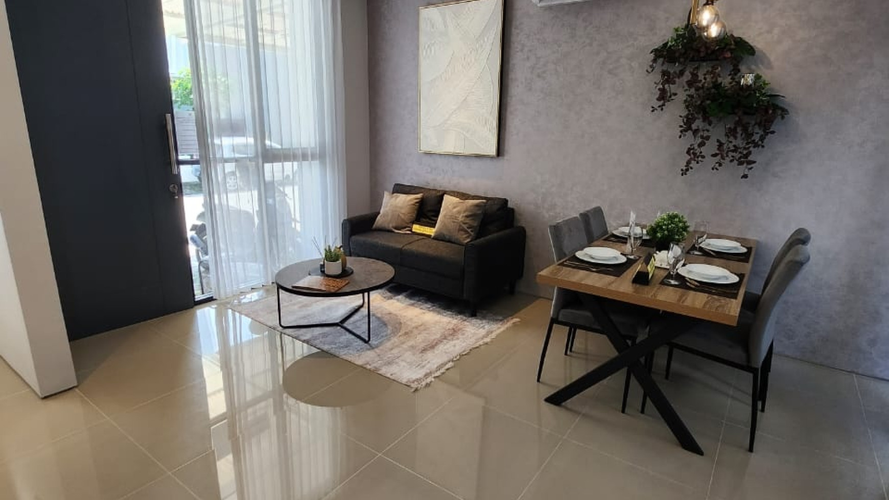 Dijual Rumah Baru Royal Residence Serenade Wiyung Surabaya BONUS Furniture Strategis dekat Pakuwon Mall