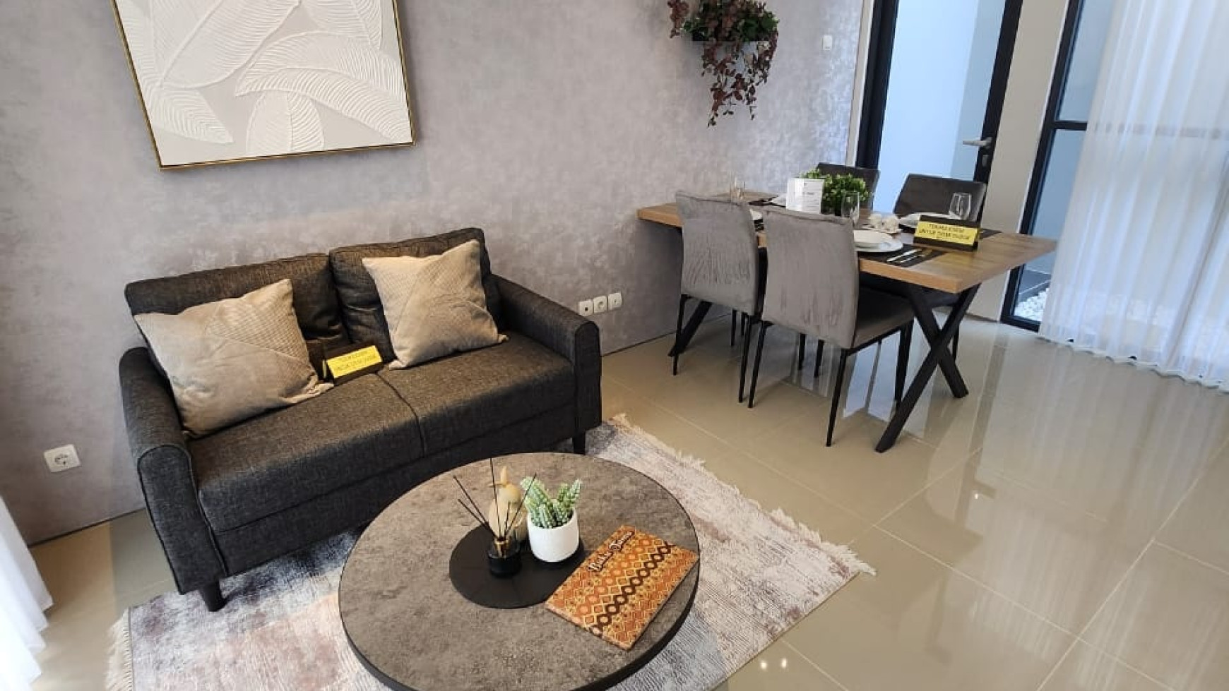 Dijual Rumah Baru Royal Residence Serenade Wiyung Surabaya BONUS Furniture Strategis dekat Pakuwon Mall