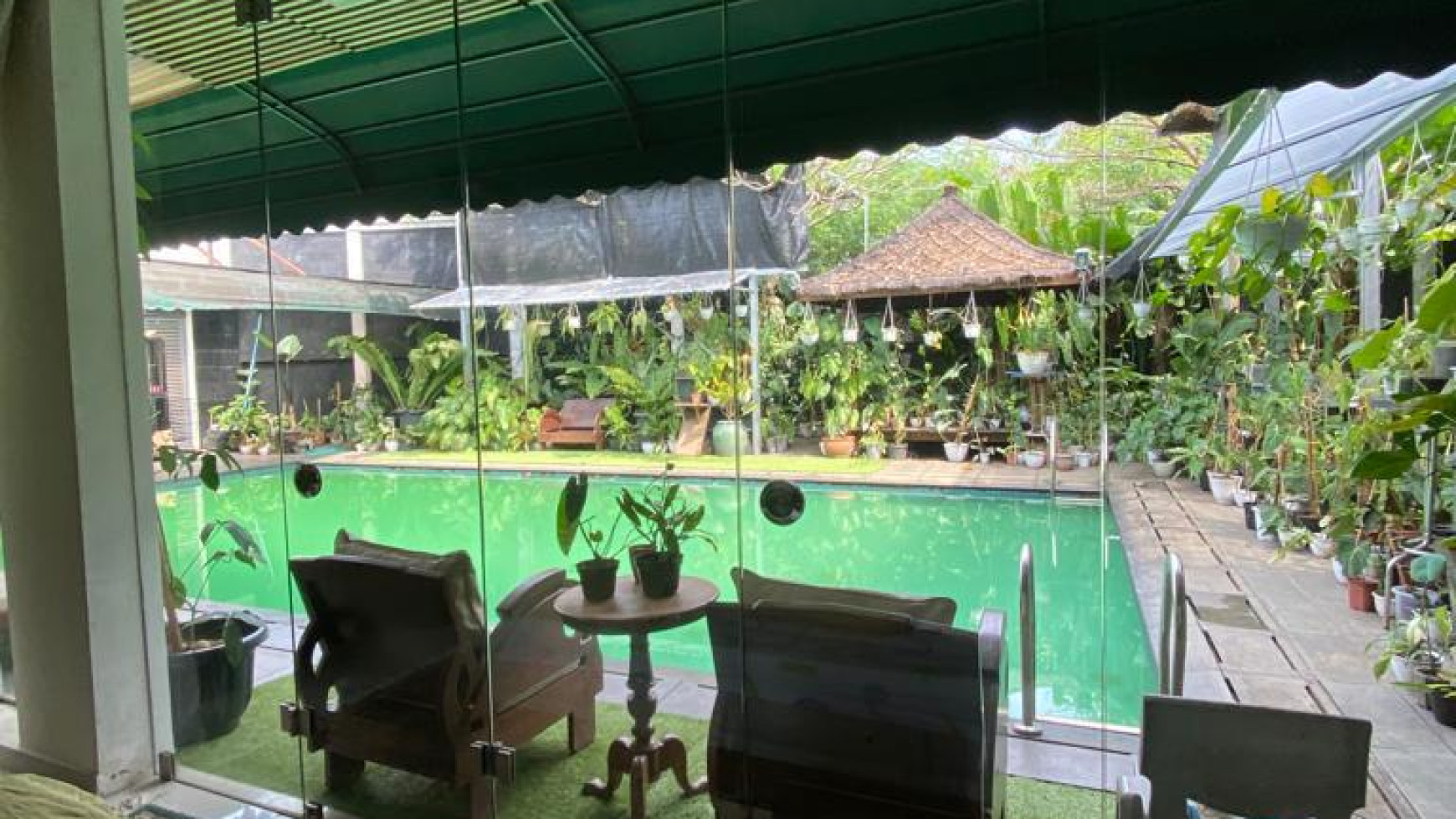 Rumah mewah Terawat,Asri, Megah di Bali View cirendeu