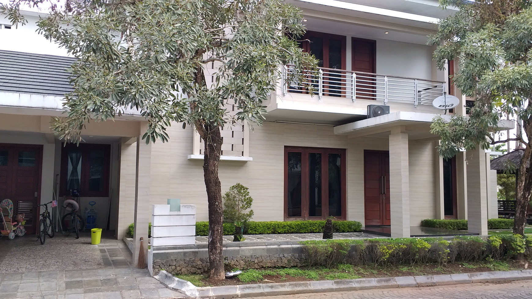 RUMAH MEWAH DI PERUM BALE HINGGIL RESIDENCE, NGAGLIK, SLEMAN