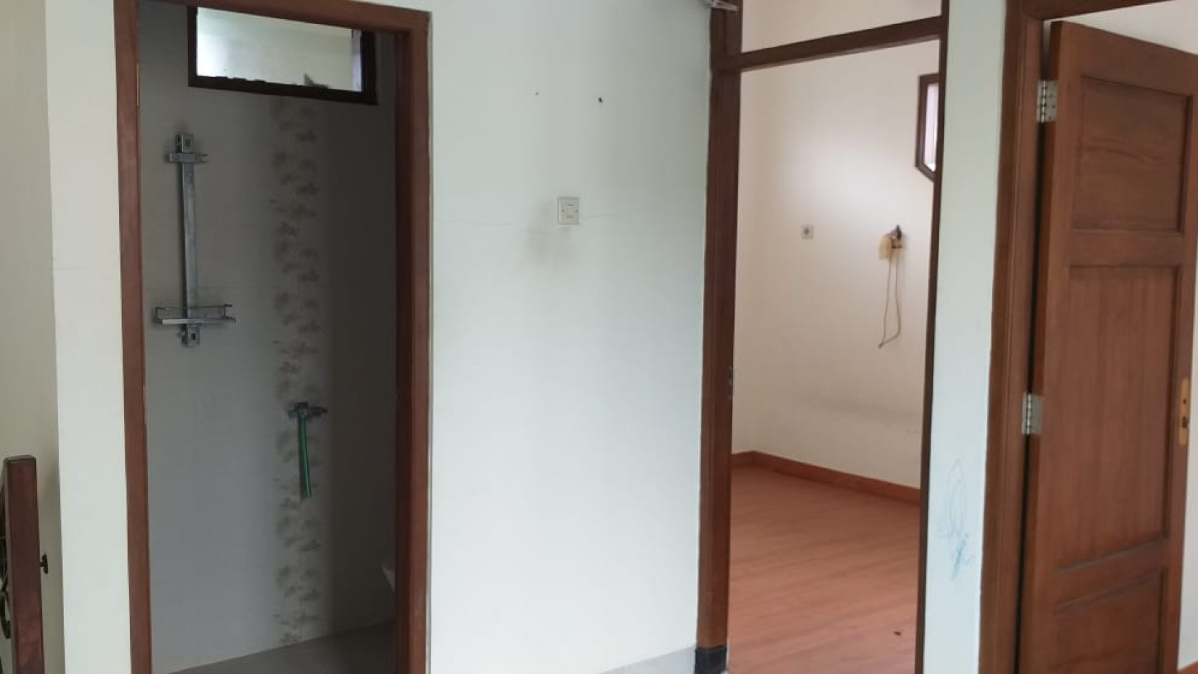 RUMAH TINGGAL COCOK UNTUK KELUARGA DI THE RESIDENCE, JL WATES KM 6