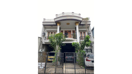 Rumah Jl Waru Doyong, Jatinegara, Luas 240m2