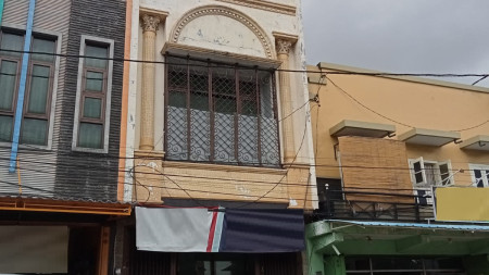 Disewakan Ruko 3 lantai di Jalan Nyamplungan,Surabaya