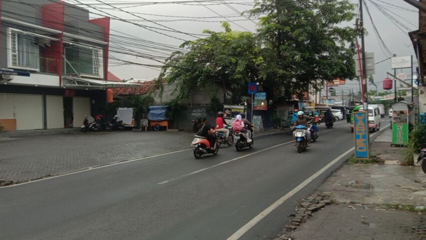 Ruko siap pakai daerah komersial di ciledug