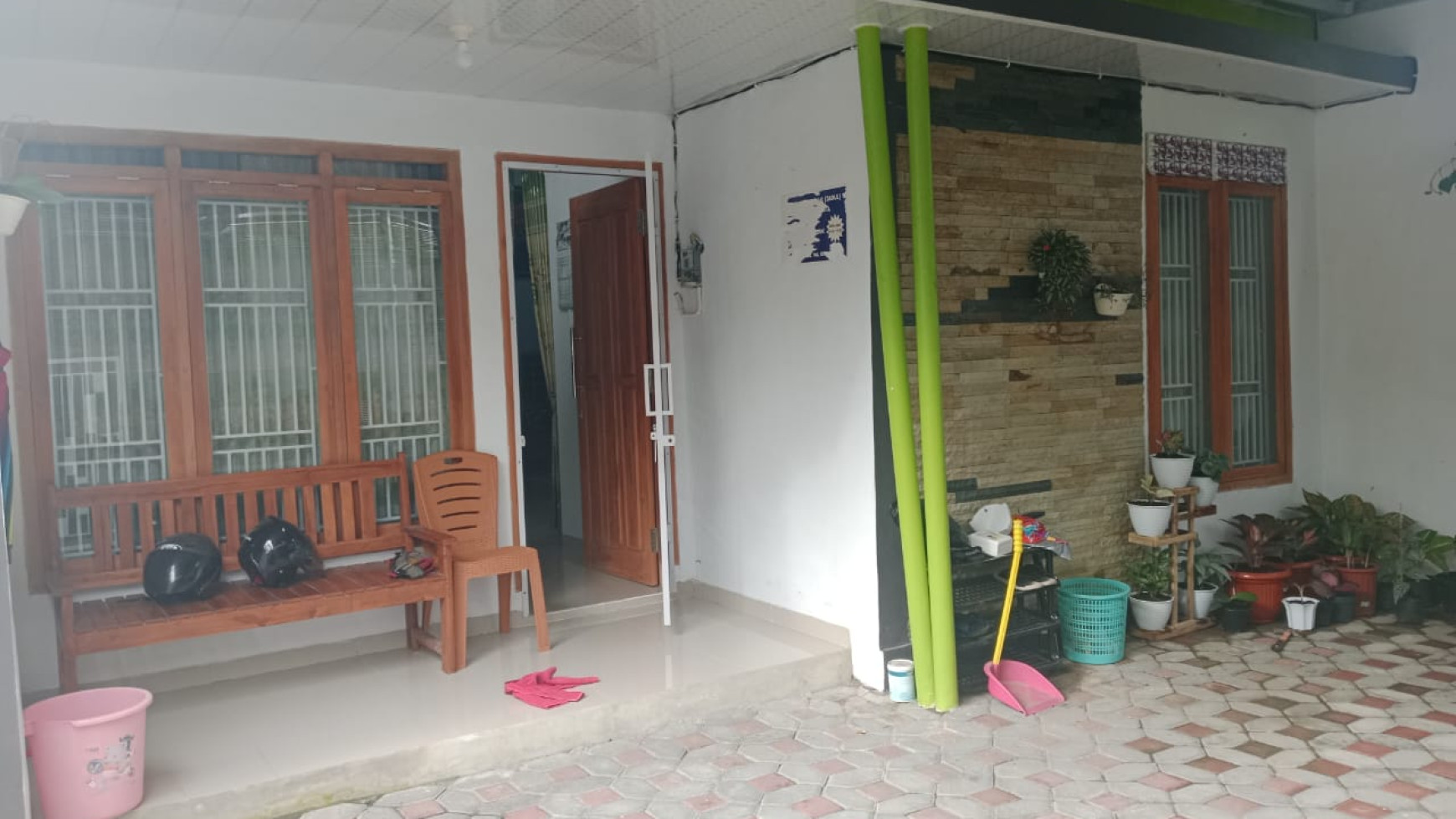 RUMAH 3 KAMAR DI DAERAH SEYEGAN BANGUNAN KONDISI SEPERTI BARU