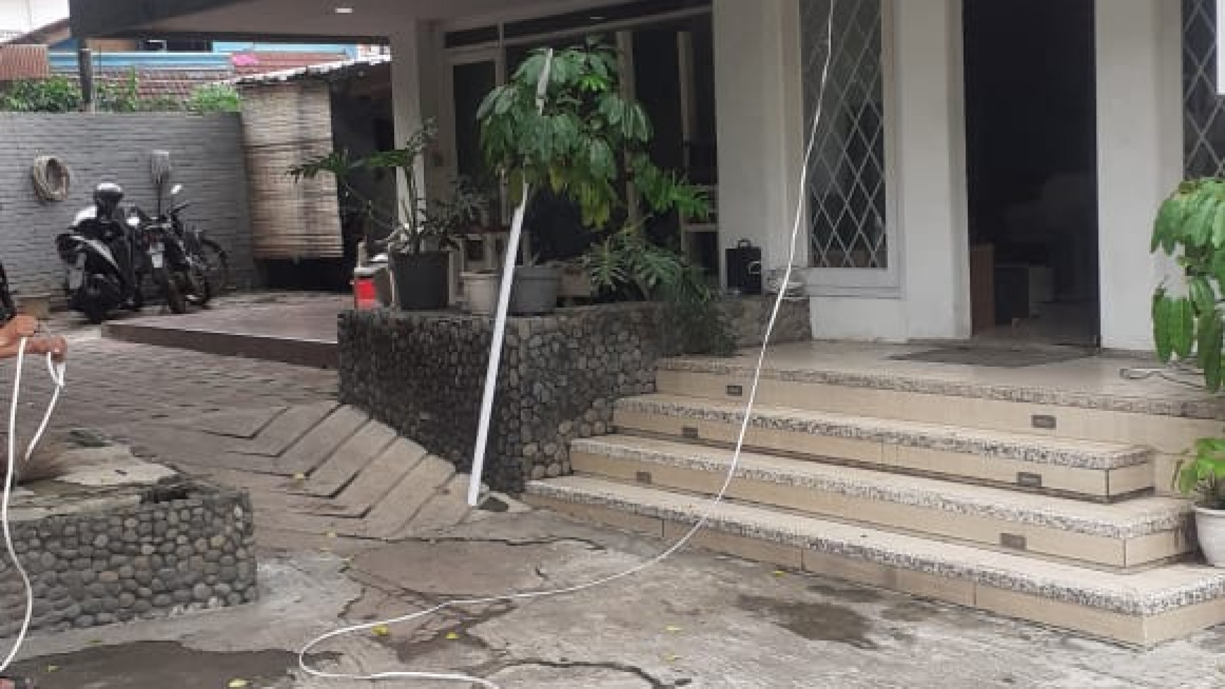 Dijual Rumah Kantor  di Kramat Pela, Kebayoran Baru 