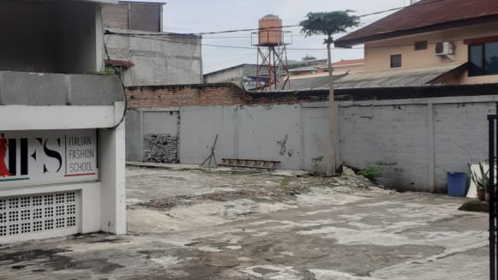 Dijual Rumah Kantor  di Kramat Pela, Kebayoran Baru 