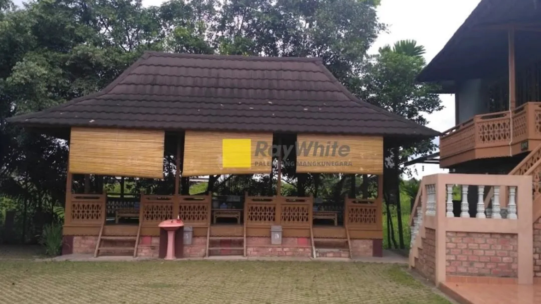 DIJUAL TANAH DAN RESTO