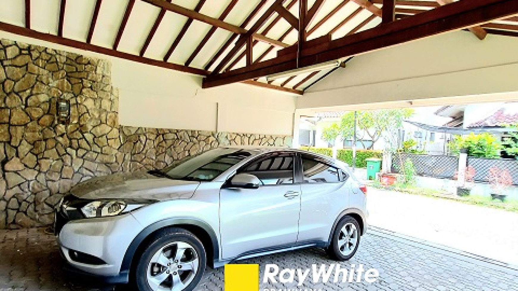 RUMAH DI VILA DELIMA, LEBAK BULUS, DI HOOK, 5 BEDROOMS