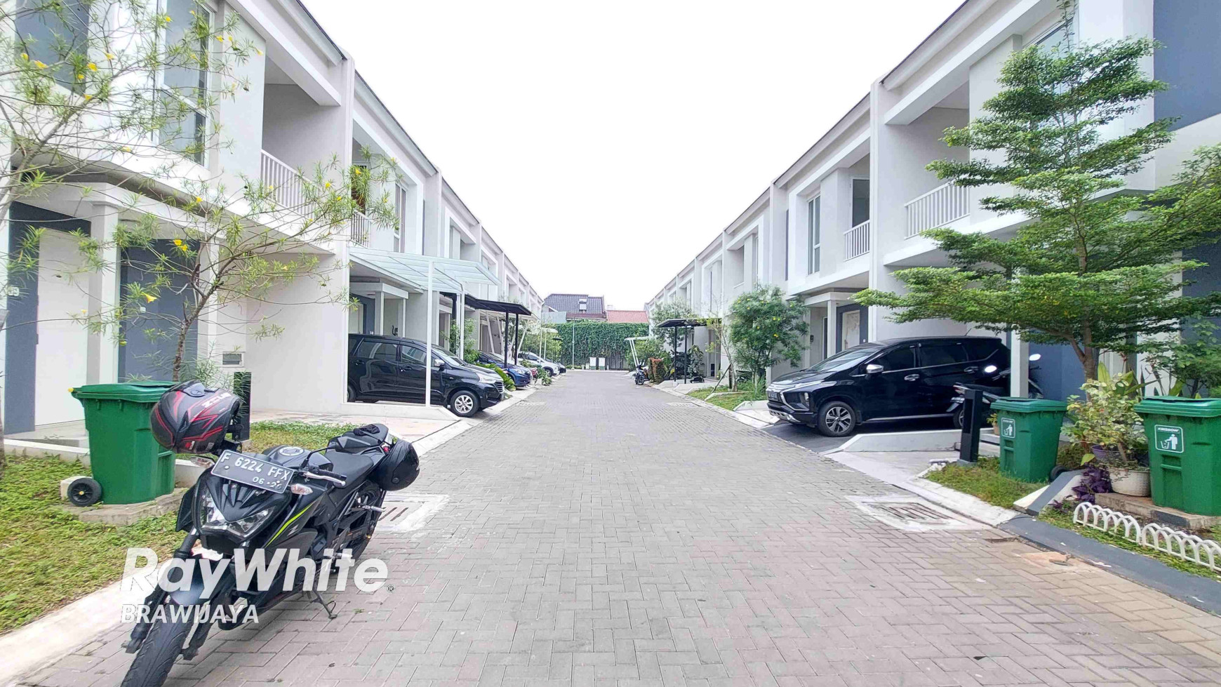 TOWNHOUSE DI SYNTHESIS HOME CIRENDEU,  DALAM CLUSTER, SIAP HUNI