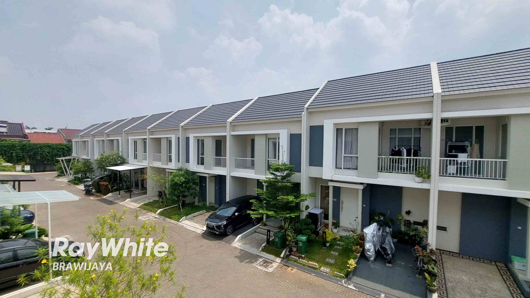 TOWNHOUSE DI SYNTHESIS HOME CIRENDEU,  DALAM CLUSTER, SIAP HUNI