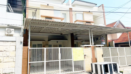 Rumah Siap Huni 2 Lantai, Lokasi di Rungkut Harapan, Surabaya