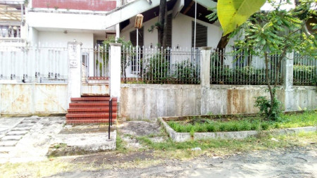 Rumah Tua Hitung Tanah di Cinere