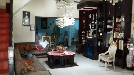 Rumah Lama Asri Posisi di Hook, Turun Harga!