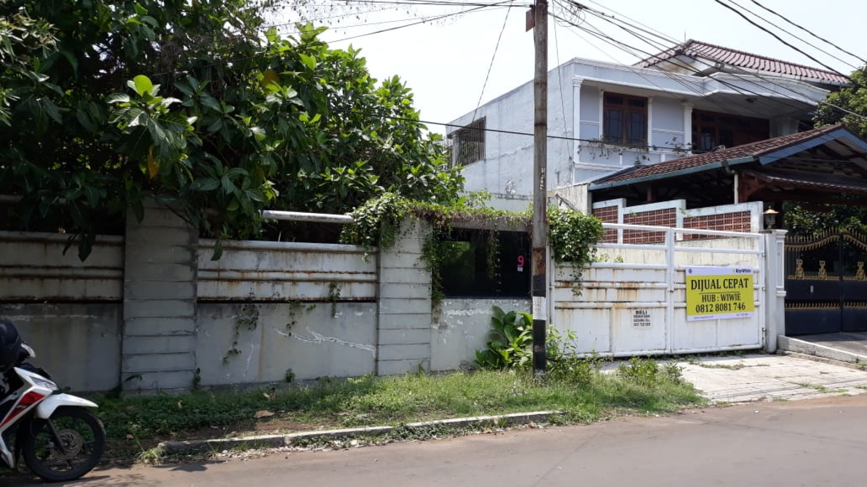 Rumah Lama di Bukit Cinere, Dijual Cepat. Turun Harga!