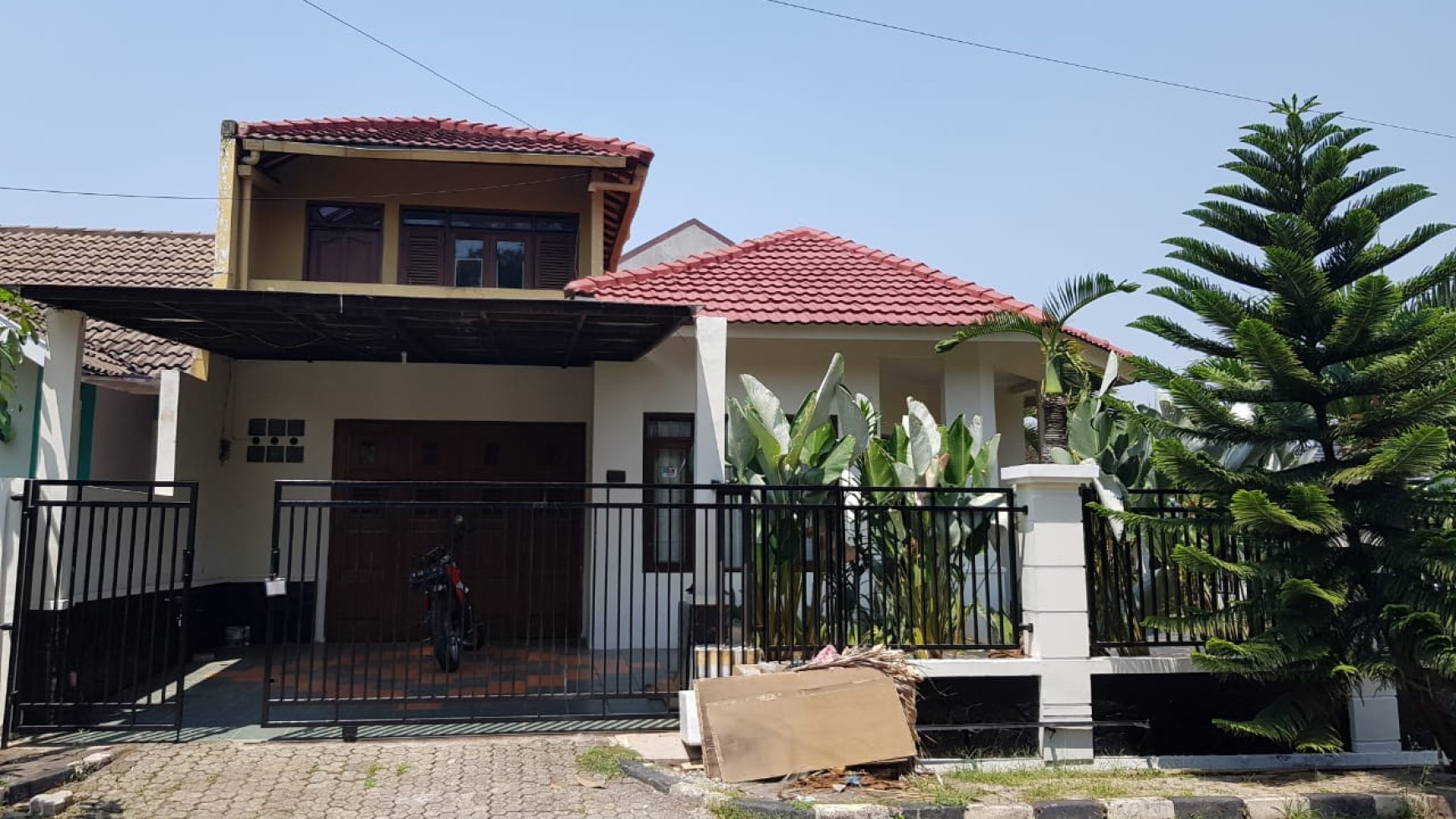 Rumah 1,5 Lantai Asri di Kawasan Cinere