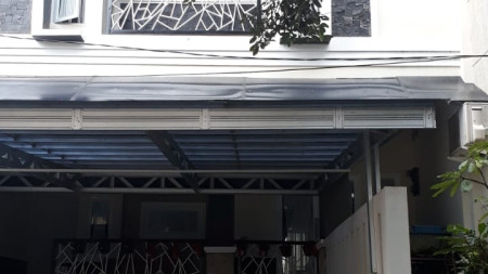 Rumah di Villa Cinere Mas